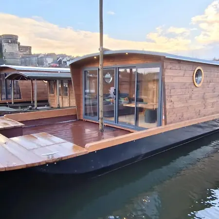 La Toue Vent D'anjou - Bateau Traditionnel De La Loire Botel