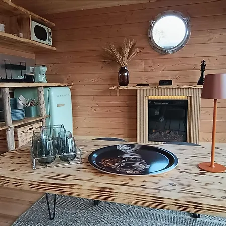 La Toue Vent D'anjou - Bateau Traditionnel De La Loire Botel *