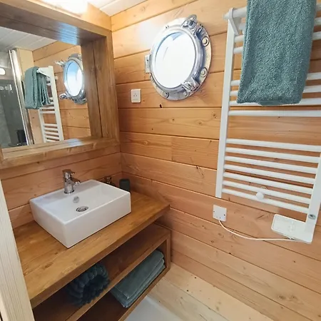 La Toue Vent D'anjou - Bateau Traditionnel De La Loire 船上ホテル