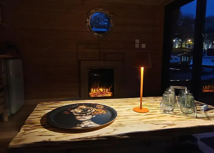 La Toue Vent D'anjou - Bateau Traditionnel De La Loire Botel Angers