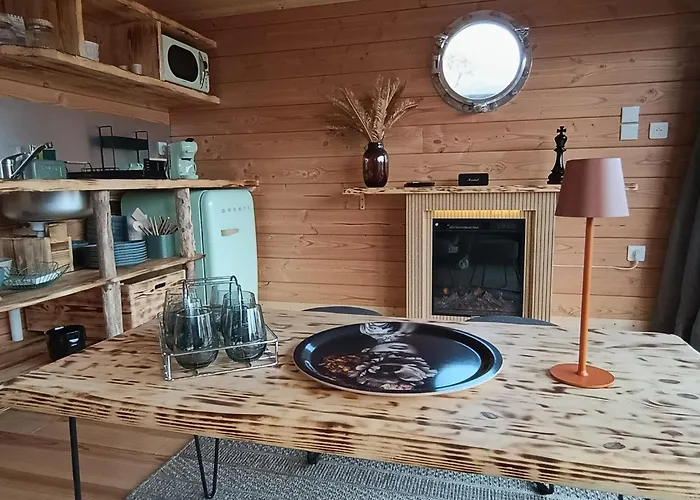 La Toue Vent D'anjou - Bateau Traditionnel De La Loire Botel *